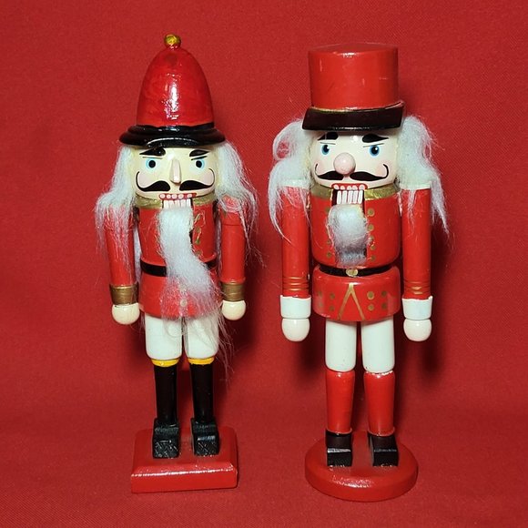 VTG Wooden Nutcracker Christmas Decor Set of 2 - Picture 1 of 13